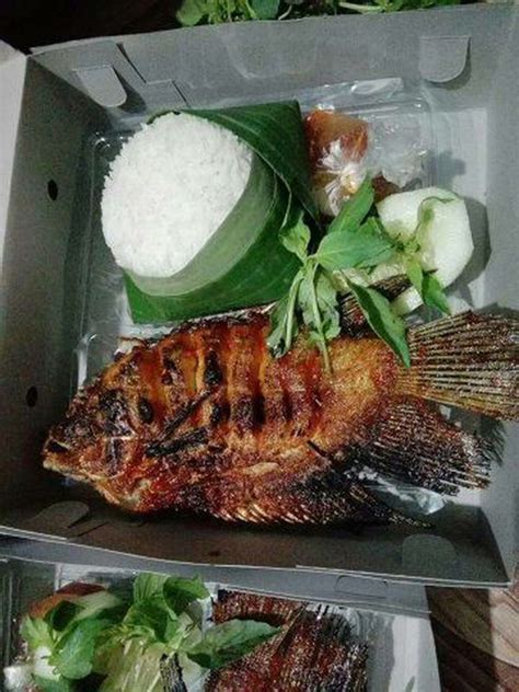 Nasi Kotak Ikan Nila Ikan Tongkol