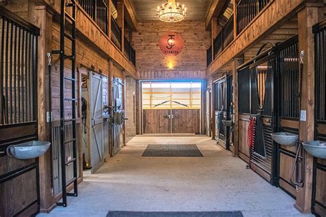 How Big Should a Horse Stall Be? 9 Factors to Consider