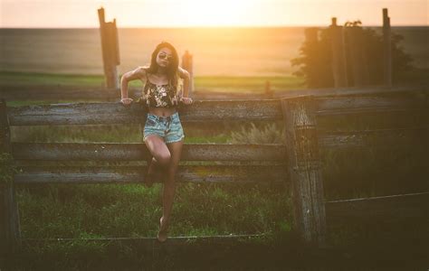 Wallpaper Sunlight Sunset Women With Glasses Dress Jean Shorts