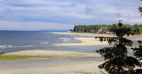 Qualicum Beach Travel Guide | Qualicum Beach Tourism - KAYAK