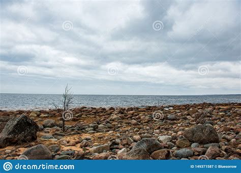 Plage Vide Isol E De Mer Avec Le Sable Blanc Les Grandes Roches Et Les