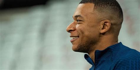 Cest pas un clash tu es surcoté Booba tacle Kylian Mbappé