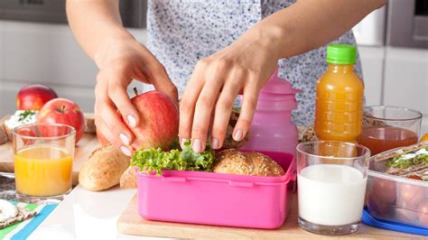 Try these 5 healthy lunch box ideas for kids this winter | HealthShots