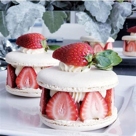 Macaronslady On Instagram Strawberry Macaron Cake By