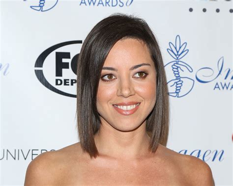 Aubrey Plaza S Dramatic Hair Journey Photos Parade