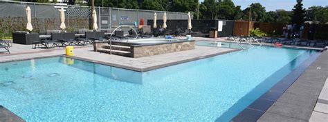 Pool & Cabana - The Thornhill Club