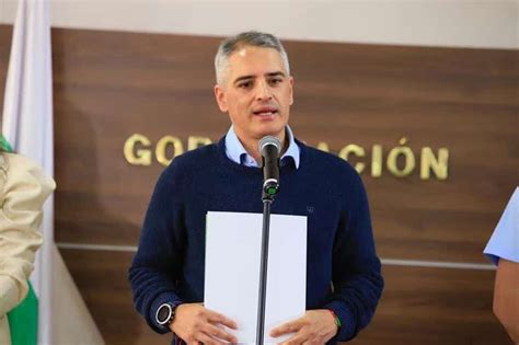 Gobernador de Antioquia defiende la vaca para vías 4G y pide a Petro