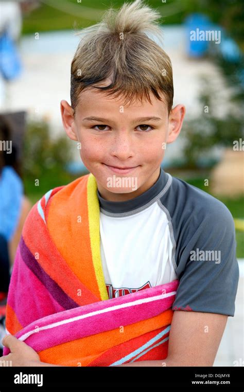 9 year old boy beach hi-res stock photography and images - Alamy