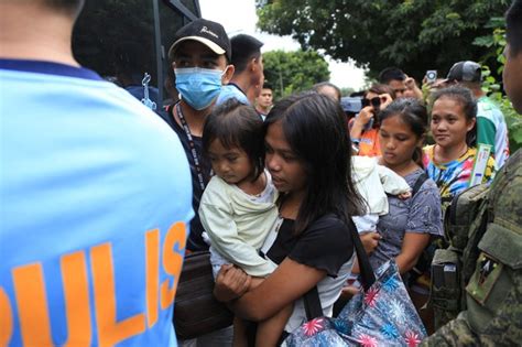 Philippines Evacuates Thousands From Mayon Volcano’s Danger Zone — Benarnews