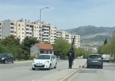 Slobodna Dalmacija Zavr Io Skejin Dernek U Splitu I Ovaj Junak Je