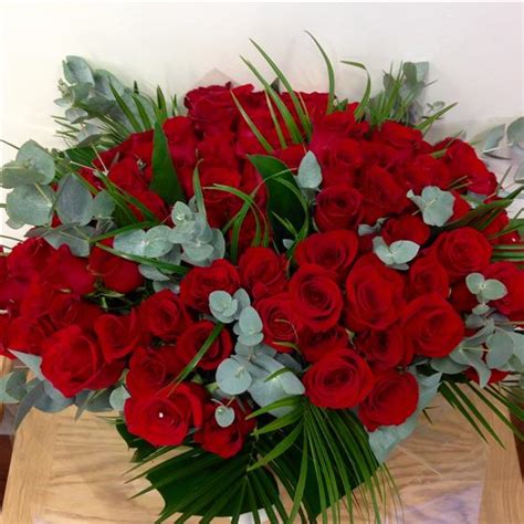 Romantic 100 Red Rose Ultimate Bouquet