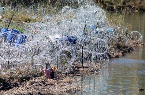 Supreme Court Allows Federal Agents To Remove Razor Wire Texas Placed