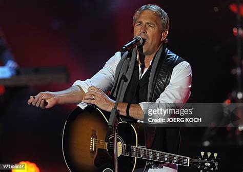 890 Kevin Costner In Germany Stock Photos, High-Res Pictures, and ...