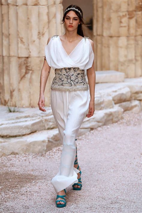 Chanels Cruise Show Inspired By Ancient Greece Photos