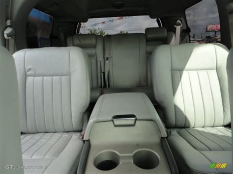 2004 Lincoln Navigator Luxury interior Photos | GTCarLot.com