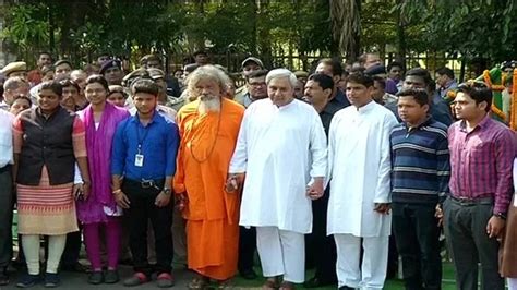 Naveen Inaugurates Human Chain To Mark 80 Years Of Formation Of Odisha