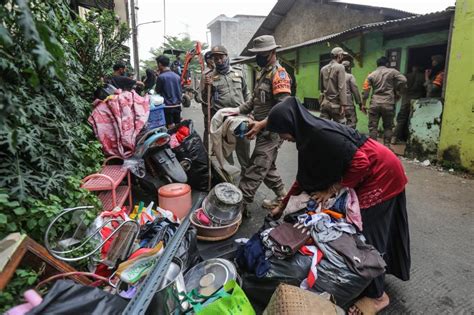 Penertiban Bangunan Liar Di Depok Republika Online