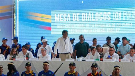 Gobierno Colombiano Y Parte De Una Disidencia De Las Farc Instalan