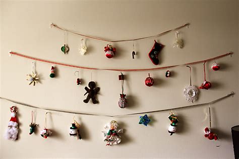 Red Sea Home: DIY Ornament Display