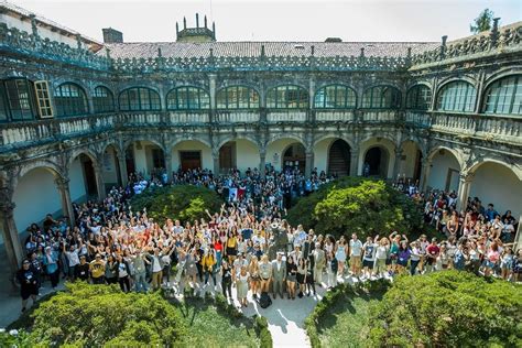 Estudiar Y Vivir En Santiago De Compostela Carlos De Ory