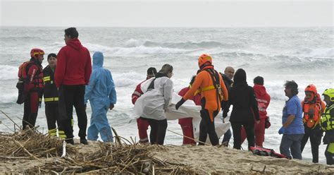 S Ditalien Bootsungl Ck Mit Migranten Mindestens Tote