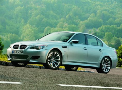 Darbas komunikacijos srityje: Bmw m5 2005