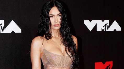 Megan Fox Espectacular En La Alfombra Roja De Los Premios Mtv Vma La