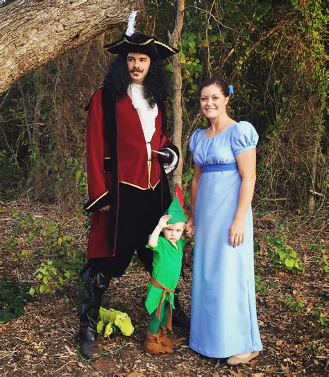 Peter pan family group costume photo shoot goals – Artofit