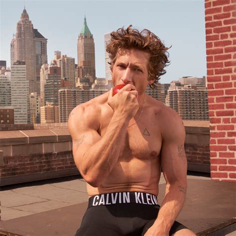 Calvin Klein Revela Campanha De Spring 2024 Jeremy Allen White