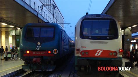 Stazione Bologna Uomo Investito Dal Treno Min Ritardo Per L