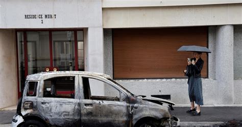 Francia Ancora Disordini Nella Notte 72 Fermi Il Giornale D Italia