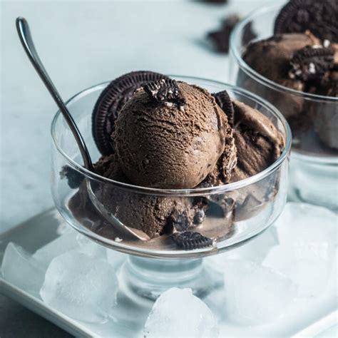 The *BEST* Oreo Ice Cream Recipe - Home Cooking Collective