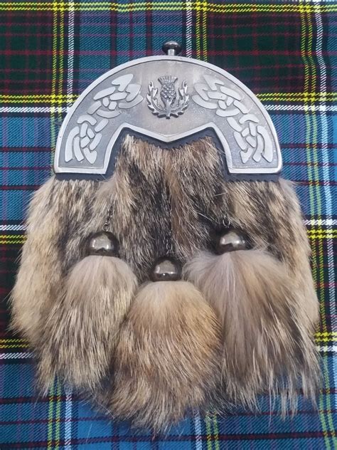 St Scottish Kilt Sporran Fox Fur Celtic Cantle Antique Finishleather