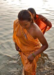 Indian Women Bathing At Sea Ganga ZB Porn