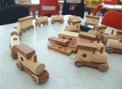 Kids Wooden Train Set – Free Woodworking Plan.com