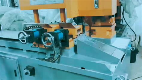 Auto Stainless Steel Pipe Circular Saw Bundle Tube Cutting Machine Lyj