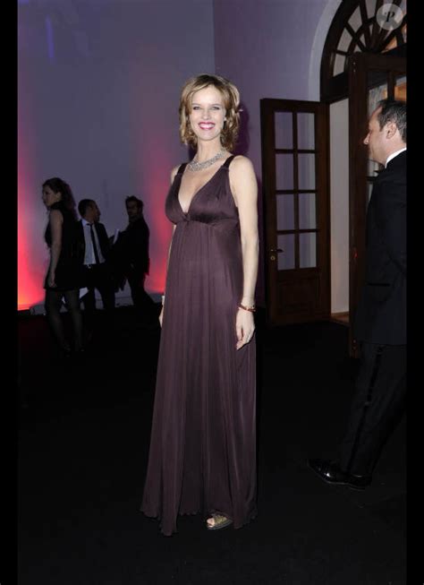 Photo Eva Herzigova à La Soirée De Lancement Du Calendrier Pirelli 2011 Moscou Purepeople