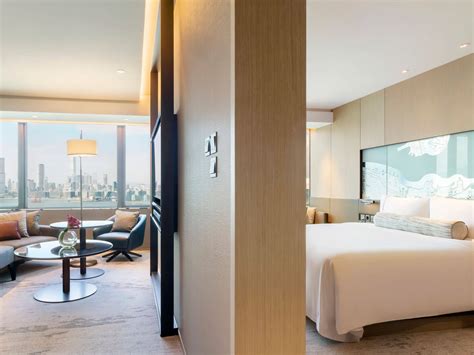 Hotel Rooms & Suites in Hong Kong | Hyatt Centric Victoria Harbour Hong ...