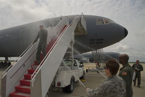 Ops Group commander flies final flight with the Freedom Wing > 514th ...