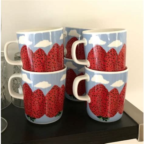 Oiva Mansikkavuoret Mug 2 5 Dl White Red Blue Franckly