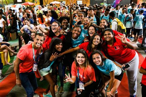 Atletismo badminton futsal e vôlei abrem o segundo bloco de