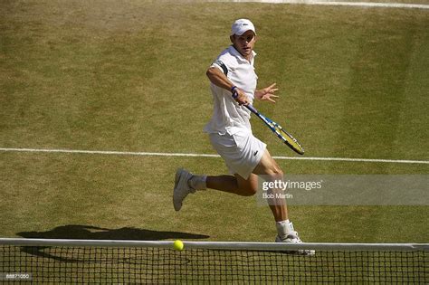 USA Andy Roddick in action vs Switzerland Roger Federer during Men's... News Photo - Getty Images