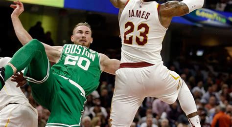 Celtics' Gordon Hayward suffers gruesome ankle injury - Sportsnet.ca