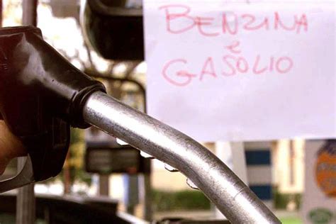 Bonus Benzina Euro In Arrivo Sulle Carte Degli Italiani Tutto Ci