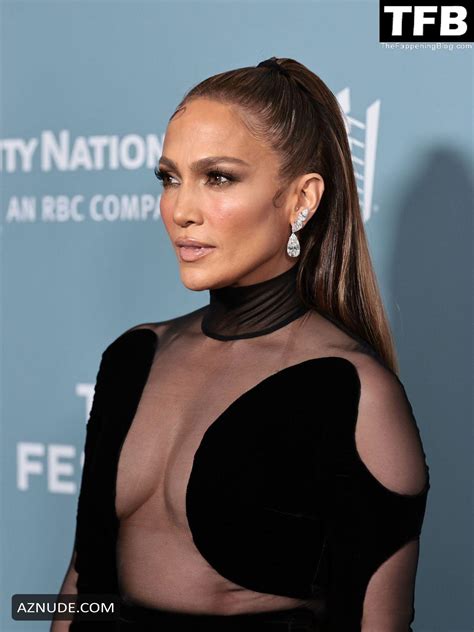 Jennifer Lopez Sexy Seen Flaunting Her Tits And Ass Wearing A Revealing Dress At The Halftime