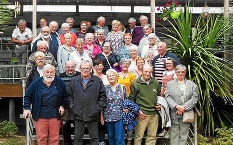 55 adhérents de lAmicale des retraités de Saint Thégonnec Loc Eguiner