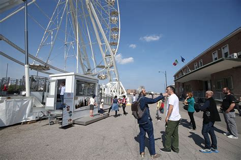 Inaugurata La Ruota Panoramica In Darsena Ecco Le Foto