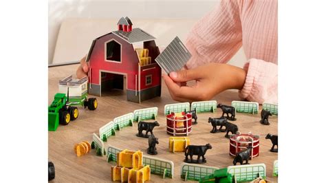 The John Deere Buildables Barn Set Is Very Amoooosing | The Toy Insider