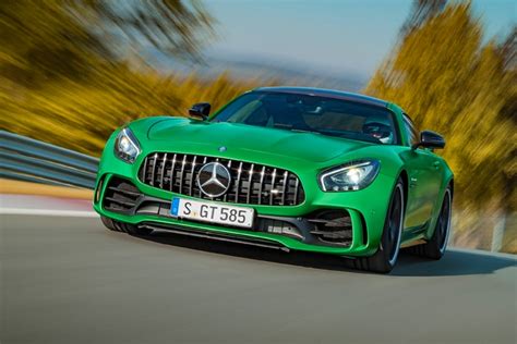 メルセデス Amg Gt Rが登場、特別なボディカラーはニュルで鍛えた証 Gq Japan