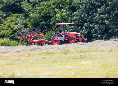 Kreiselschwader Fotos Und Bildmaterial In Hoher Aufl Sung Alamy